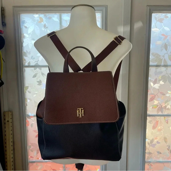 Tommy Hilfiger Beth II Flap Backpack Saffiano PVC Tan / Navy blue  One Size - Picture 13 of 15